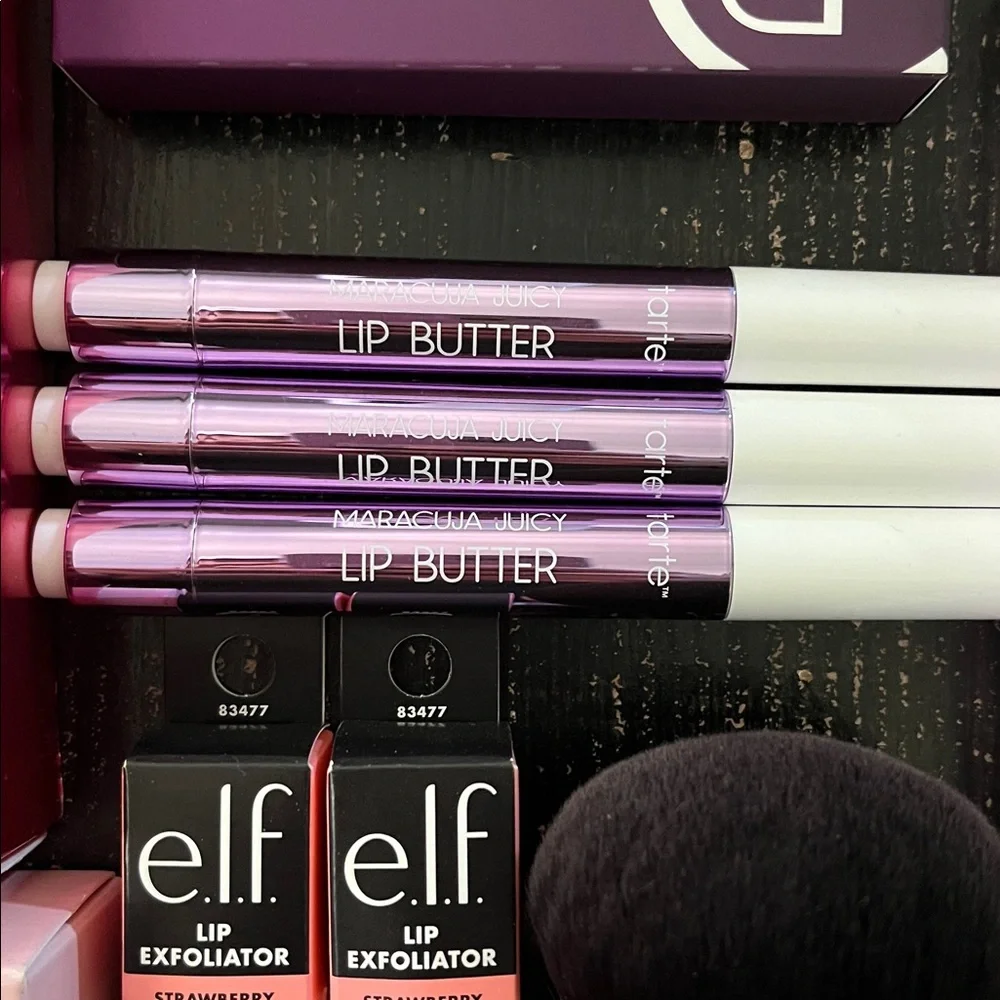 19 piece Beauty Bundle - Picture 5 of 7